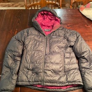 Women’s Patagonia puffy jacket